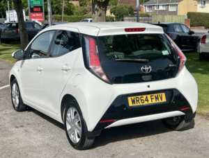 2015 Toyota Aygo 1.0 Vvt-I X-Pression Automatic in White — image 5