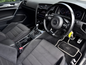 2017 Volkswagen Golf 2.0 Tsi Bluemotion Tech R in White — image 2