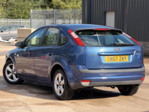 2007 Ford Focus 1.6 Zetec Climate 5dr in Blue — image 3