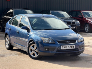 2007 Ford Focus 1.6 Zetec Climate 5dr in Blue — image 5