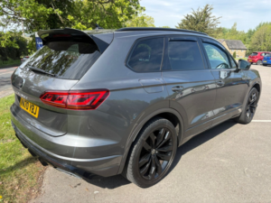 2020 Volkswagen Touareg 3.0 Tdi V6 Black Edition in Grey — image 4