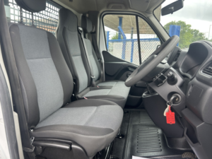 2020 Nissan Nv400 2.3 Dci 35 Acenta Dropside in White — image 5