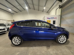2017 Ford Fiesta 1.0 T Ecoboost Titanium in Blue — image 4