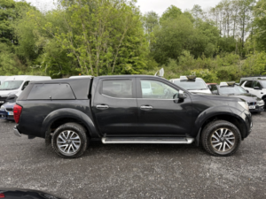 2016 Nissan Navara 2.3 Dci N-Connecta in Black — image 4