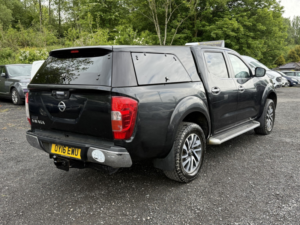 2016 Nissan Navara 2.3 Dci N-Connecta in Black — image 6