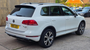 2015 Volkswagen Touareg 3.0 Tdi V6 Bluemotion Tech R-Line Tiptronic 4WD Euro 6 (s/s) 5dr in White — image 6