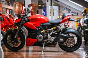 2023 Ducati Streetfighter V2 *only 48 Miles From New!* in Red — image 3