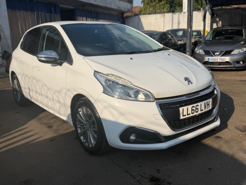2016 Peugeot 208 1.2 Puretech Allure Euro 6 5dr in White — image 1