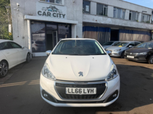 2016 Peugeot 208 1.2 Puretech Allure Euro 6 5dr in White — image 5