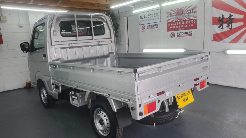 2024 Suzuki Carry MINI Pick Up 650cc Auto 4WD 2025 in Silver — image 1