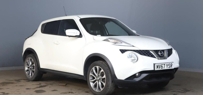 2017 Nissan Juke 1.6 Tekna Xtron Euro 6 5dr in White — image 1