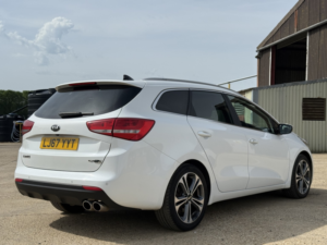 2017 Kia Ceed 1.6 Crdi Gt-Line S in White — image 3