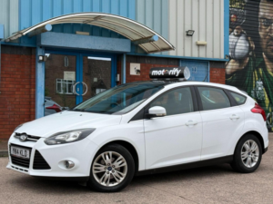 2014 Ford Focus 1.6 Tdci Titanium Navigator Euro 5 (s/s) 5dr in White — image 2