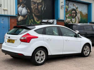 2014 Ford Focus 1.6 Tdci Titanium Navigator Euro 5 (s/s) 5dr in White — image 3