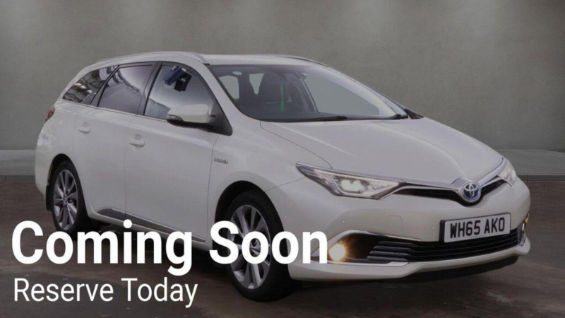 2016 Toyota Auris 1.8 Vvt-H Excel Touring Sports CVT Euro 6 (s/s) 5dr (safety Sense) in White — image 1