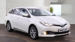 2016 Toyota Auris 1.8 Vvt-H Excel Touring Sports CVT Euro 6 (s/s) 5dr (safety Sense) in White — image 2
