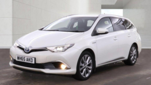 2016 Toyota Auris 1.8 Vvt-H Excel Touring Sports CVT Euro 6 (s/s) 5dr (safety Sense) in White — image 3