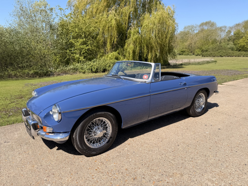 1966 MG Mgb Roadster 1.8 in Blue — image 1