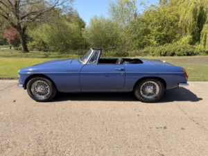 1966 MG Mgb Roadster 1.8 in Blue — image 2