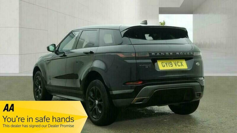 2019 Land Rover Range Rover Evoque 2.0 D150 R-Dynamic S Auto 4WD Euro 6 (s/s) 5dr in Black — image 1