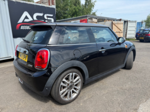 2017 MINI Hatch 1.5 Cooper Seven Hatchback 3dr Petrol Manual Euro 6 (s/s) (136 Ps) in Black — image 2
