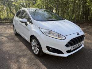 2016 Ford Fiesta 1.0 T Ecoboost Titanium in White — image 2
