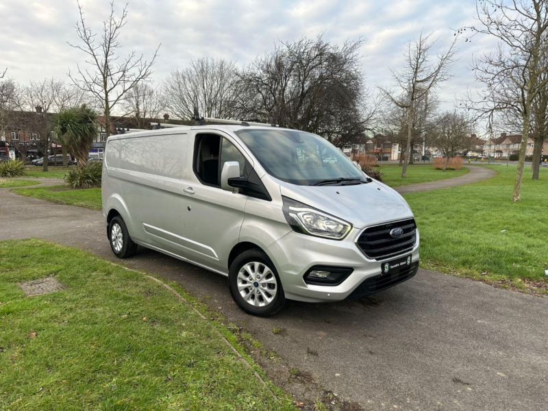 2021 Ford Transit Custom 2.0 Transit Custom Limited Van 300 L2 2.0l Ecoblue 130ps Fwd 6 Speed Manual in Silver — image 1