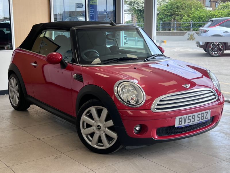 2009 MINI Convertible 1.6 Cooper Convertible in Red — image 1