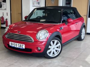 2009 MINI Convertible 1.6 Cooper Convertible in Red — image 3