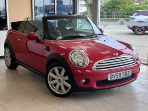 2009 MINI Convertible 1.6 Cooper Convertible in Red — image 4