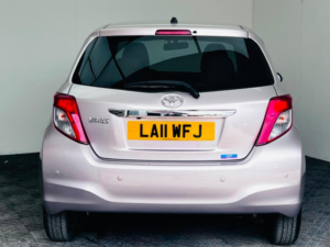 2011 Toyota Yaris 1.33 Dual Vvt-I Tr Multidrive S Euro 5 5dr in Pink — image 6