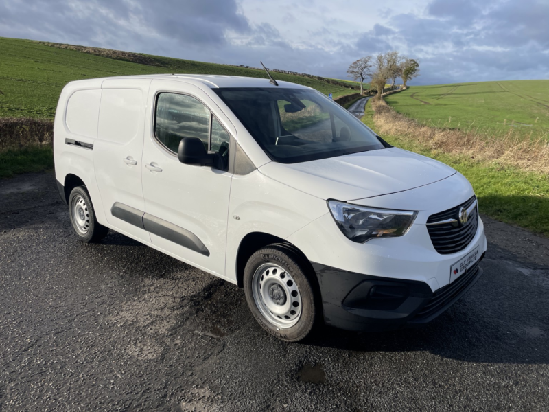 2021 Vauxhall Combo 1.5 Turbo D 2300 Edition in White — image 1