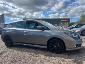 2019 Nissan Leaf 40kwh Acenta in Grey — image 5