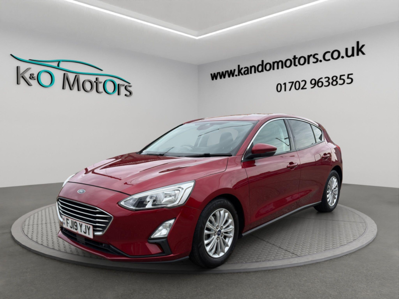 2019 Ford Focus 1.0t Ecoboost Titanium Euro 6 (s/s) 5dr in Red — image 1