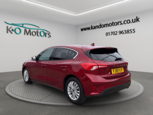 2019 Ford Focus 1.0t Ecoboost Titanium Euro 6 (s/s) 5dr in Red — image 4