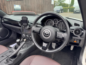 2012 Mazda Mx-5 2.0i Venture Roadster Euro 5 2dr in White — image 4