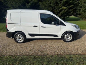 2020 Ford Transit 1.5 220 Ecoblue 5 SEAT Combi, Leader Van in White — image 4