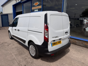 2020 Ford Transit Connect 1.5 230 Ecoblue Leader Crew Van Double Cab 6dr Diesel Manual L2 Euro 6 100 Ps in White — image 5