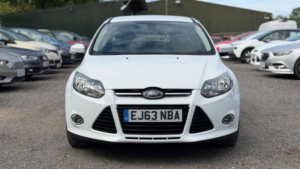 2013 Ford Focus 1.0t Ecoboost Titanium Euro 5 (s/s) 5dr in White — image 2