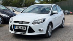 2013 Ford Focus 1.0t Ecoboost Titanium Euro 5 (s/s) 5dr in White — image 3