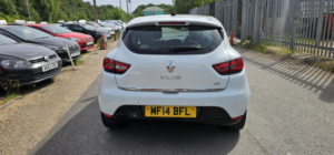 2014 Renault Clio 1.5 Dynamique S Medianav Dci 90 Stop & Start in White — image 4