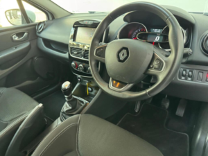 2017 Renault Clio 1.2 Tce Dynamique Nav Euro 6 (s/s) 5dr — image 3