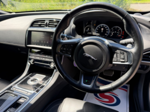 2019 Jaguar Xe 2.0d R-Sport Saloon 4dr Diesel Auto Euro 6 (s/s) (180 Ps) in Silver — image 5