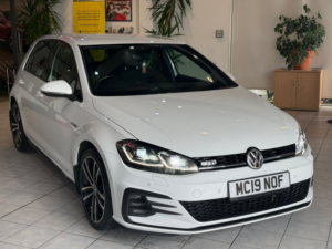 2019 Volkswagen Golf 2.0 Tdi Gtd in White — image 2