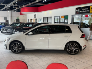 2019 Volkswagen Golf 2.0 Tdi Gtd in White — image 5