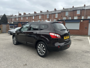 2012 Nissan Qashqai+2 1.5 Dci Tekna in Black — image 6