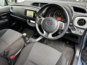 2014 Toyota Yaris 1.4 D-4d Icon Plus Euro 5 5dr in Blue — image 3