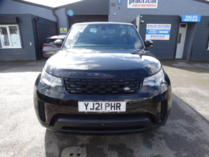 2021 Land Rover Discovery 3.0 D300 Mhev Se Auto 4WD Euro 6 (s/s) 5dr in Black — image 2