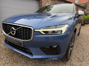 2018 Volvo Xc60 2.0 R-Design Pro T5 AWD in Blue — image 5