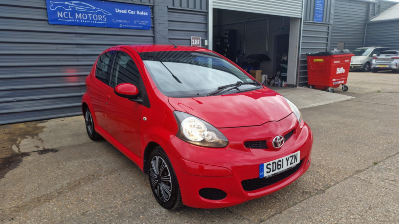 2011 Toyota Aygo 1.0 Vvt-I + in Red — image 1
